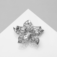 Брошь &laquo;Цветок&raquo; пятилистник, цвет белый в серебре