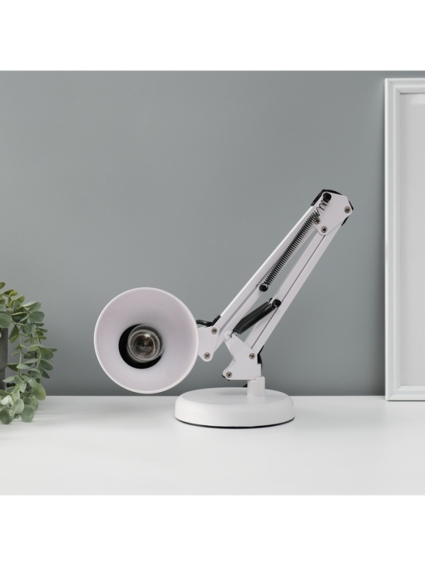 Лампа настольная 810 "Деко, белая" E27 40W RISALUX