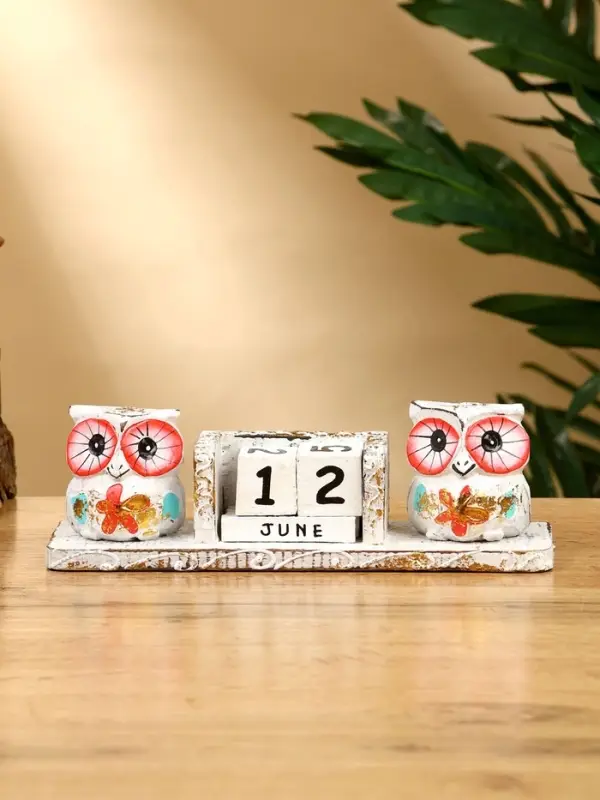 Календарь настольный "Совушки" дерево 19х6х6 см, цв. белый