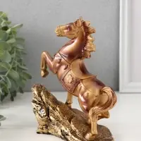 Сувенир полистоун "Рыцарский конь на скале" под бронзу 15,5х6х16 см