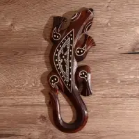 Панно настенное дерево "Геккон коричневый с орнаментом" 1х11х30 см