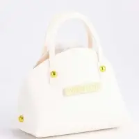 Кожанная подарочная сумочка 14 х 6,5 х 12,8 см белая