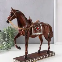 Сувенир полистоун "Конь с седлом с рубинами - аллюр" под дерево 29,5х7,5х29,5 см