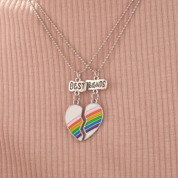 Кулоны &laquo;Неразлучники&raquo; радуга в сердце, цветные в серебре, L=45 см