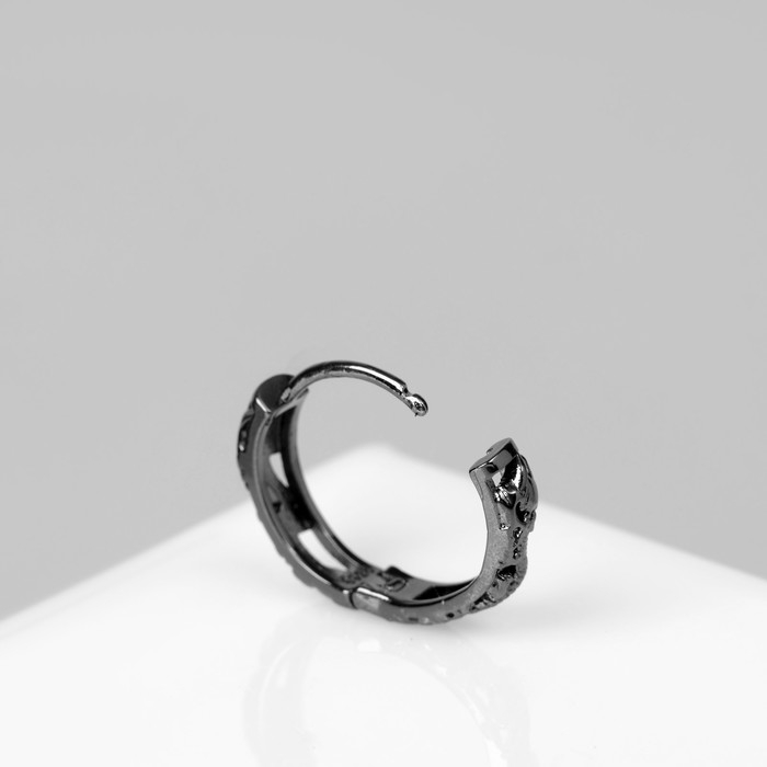 Моносерьга металл &laquo;Япония&raquo; резной дракон, цвет тёмно-серый