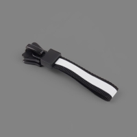 Бегунок автоматический светоотражающий для молнии «Трактор», №8, 10 шт, цвет чёрный Бегунок автоматический светоотражающий для молнии «Трактор», №8, 10 шт, цвет чёрный