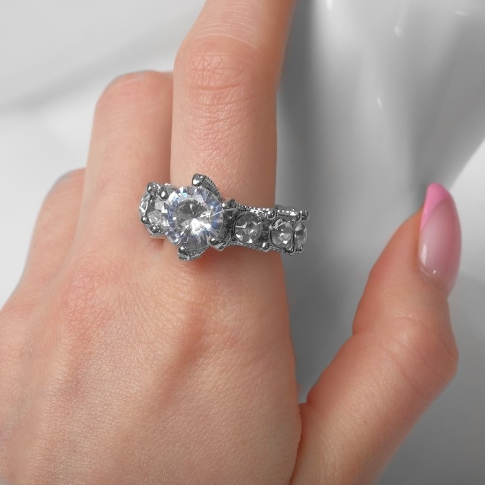 Кольцо «Драгоценность» роскошь, цвет белый в серебре, размер 18 Кольцо «Драгоценность» роскошь, цвет белый в серебре, размер 18