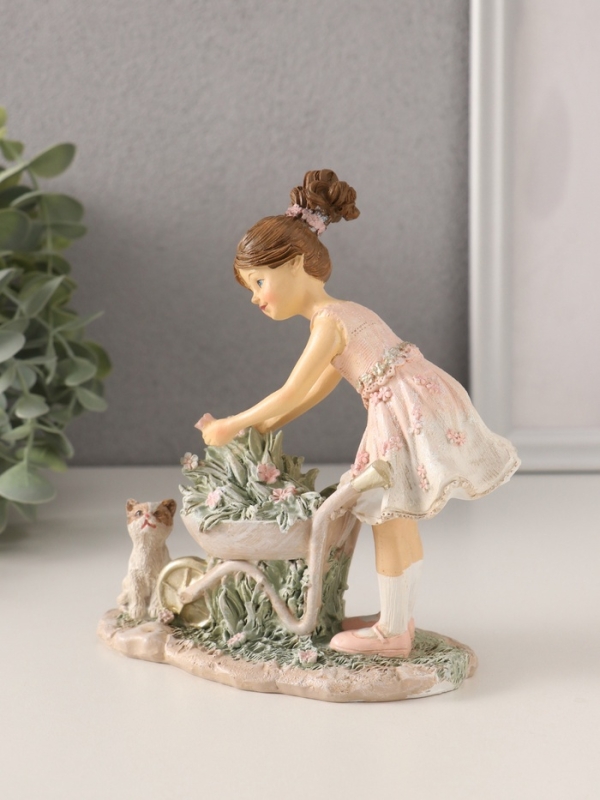Сувенир полистоун "Девочка с цветами в тачке, с котёнком" розовый 14х6,5х15 см