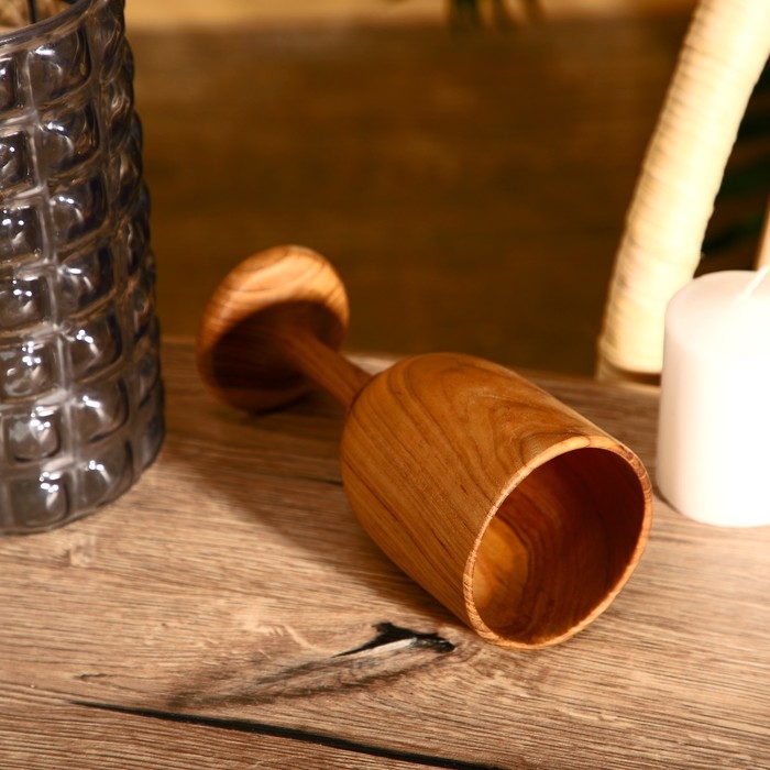 Бокал 8х8х18 см, тиковое дерево