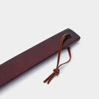 Ложка для обуви деревянная, с петелькой, 30&times;4 см, коричневая