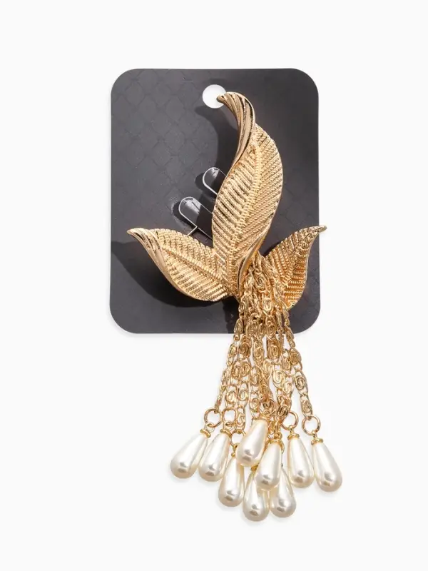 Брошь "Птица с жемчужным хвостом", цвет белый в золоте