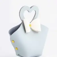 Кожанная подарочная сумочка 10,5 х 5 х 6 см небесно-голубая