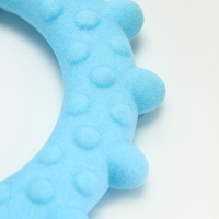 Игрушка плавающая для собак "Кольцо с шипами" Пижон Premium, вспененный TPR, 8 см, голубая Игрушка плавающая для собак "Кольцо с шипами" Пижон Premium, вспененный TPR, 8 см, голубая