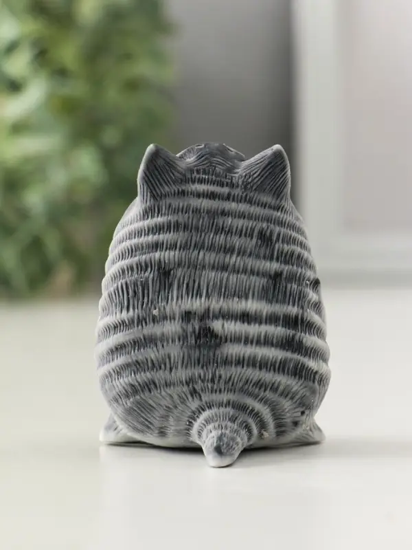 Сувенир "Кот хулиган с рогаткой" 7 см