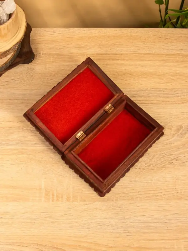 Шкатулка резная "Флористика" 20х12,5х6,5 см, дерево шишам