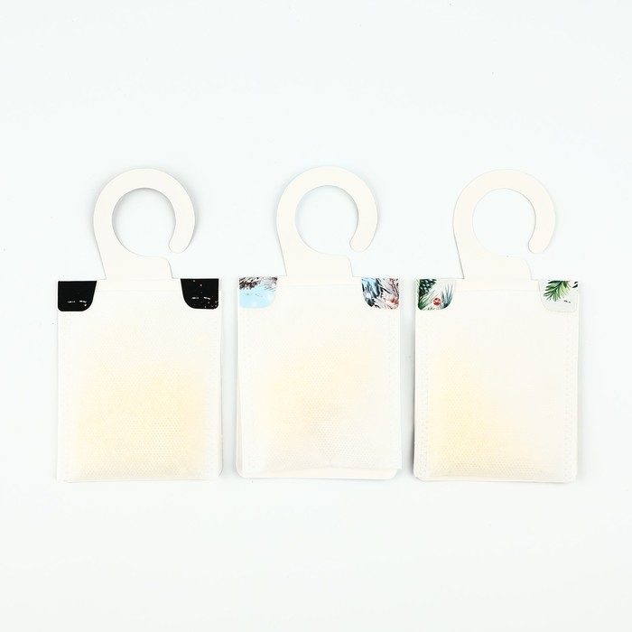 Ароматизатор на вешалке новогодний &laquo;Новый год: Новогодний МИКС&raquo;, 8 х 15,5 см