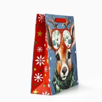 Пакет подарочный новогодний ламинированный &laquo;Оленёнок&raquo;, конгрев, M 30 х 26 х 9 см, Новый год