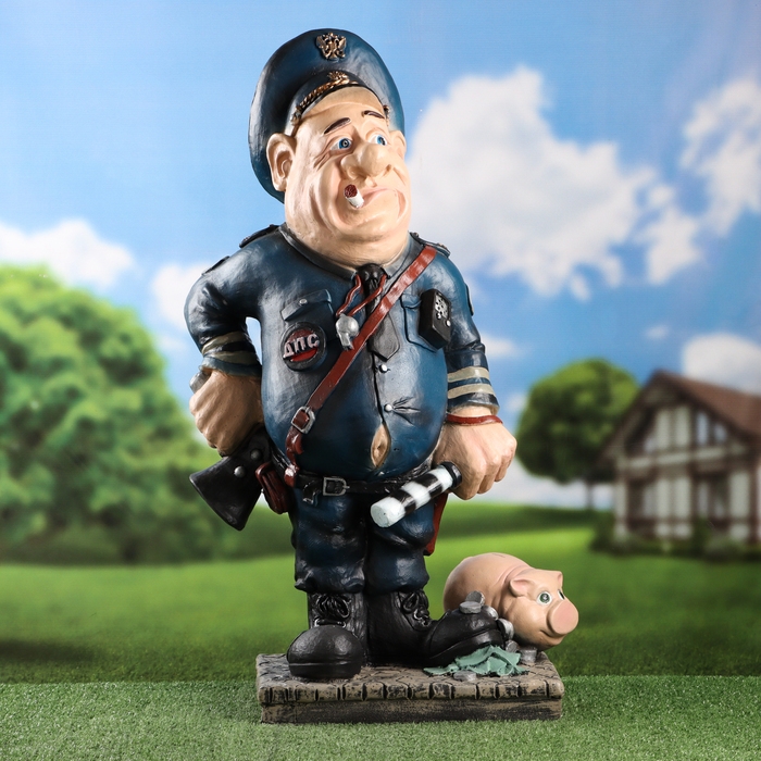 Садовая фигура "Полицейский со свинкой" 78х46см