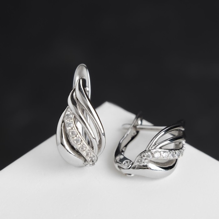 Серьги со стразами «Магия» сплетения, цвет белый в серебре Серьги со стразами «Магия» сплетения, цвет белый в серебре