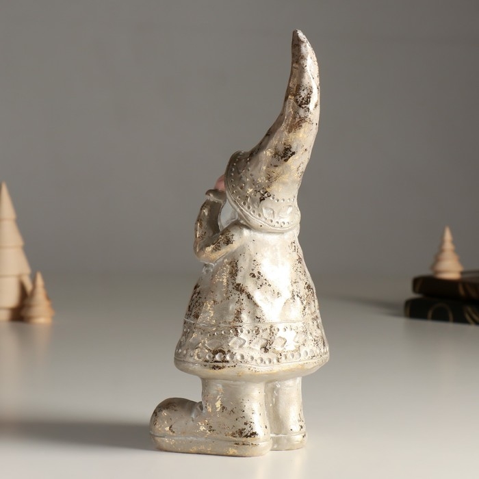 Сувенир полистоун "Дед Мороз в золотом наряде - прятки" 12,2х10,5х27,6 см