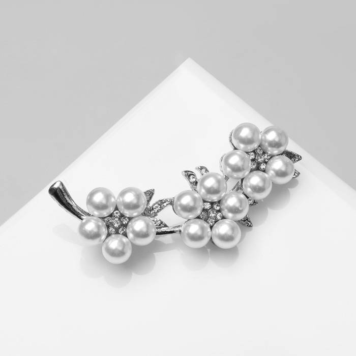 Брошь &laquo;Цветочное трио&raquo; жемчуг, цвет белый в серебре