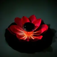 Садовый светильник для водоемов 28 х 28 х 9 см на солнечной бат-е "Лотос" лиловый N009