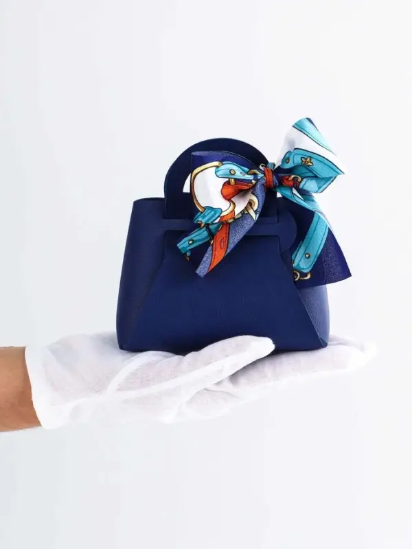 Кожанная подарочная сумочка 13 х12 х 5,5 см глубокий синий