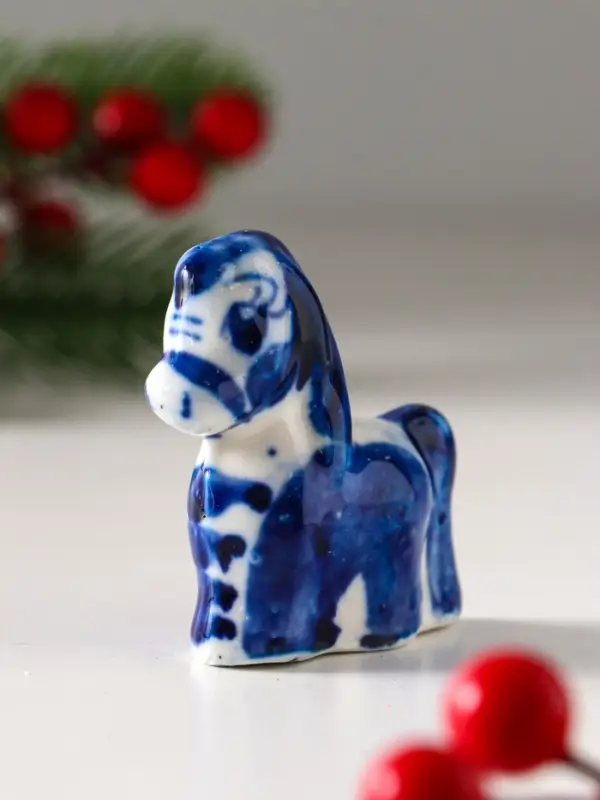 Сувенир "Конь Ураган", 5х5 см, гжель