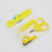 Набор по уходу за ребенком, 5 предметов (расческа, пинцет, ножницы, книпсер, пилка), цвет желтый 6 Набор по уходу за ребенком, 5 предметов (расческа, пинцет, ножницы, книпсер, пилка), цвет желтый 6