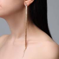 Серьги висячие со стразами &laquo;Голливуд&raquo; тонкость линий, цвет белый в золоте, 19,5 см