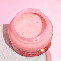 Скраб для тела клубничный, 380 гр