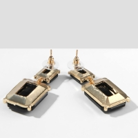 Серьги со стразами «Клео» классика, цвет чёрный в золоте Серьги со стразами «Клео» классика, цвет чёрный в золоте