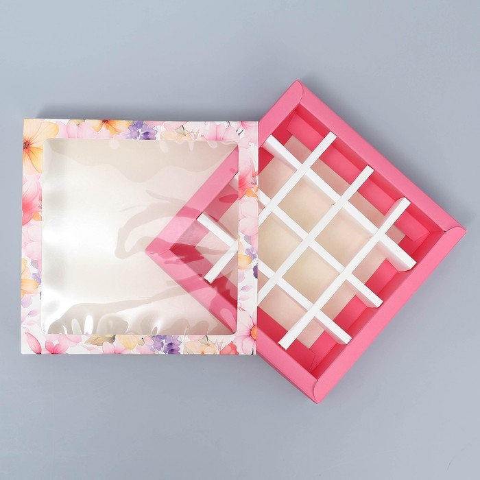 Коробка для конфет, кондитерская упаковка, 16 ячеек, &laquo;Цветы&raquo; 17.7 х 17.7 х 3.8 см