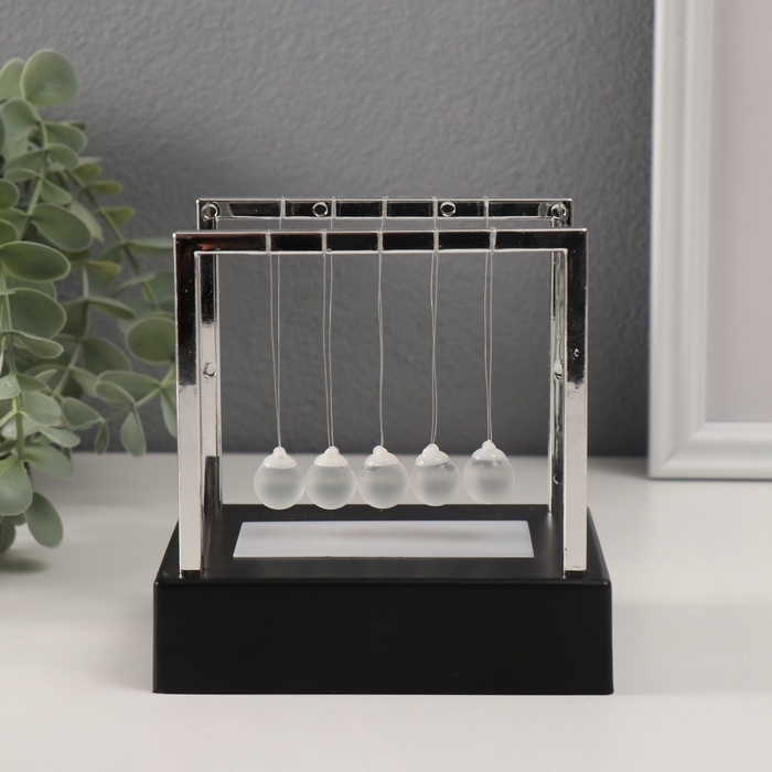 Маятник "Светящиеся шары" 5 диодов МИКС 12х12х9 см