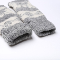 Новый год. Варежки женские шерстяные &laquo;Олень со снежинкой&raquo;, цвет светло-серый/белый, размер 20-22