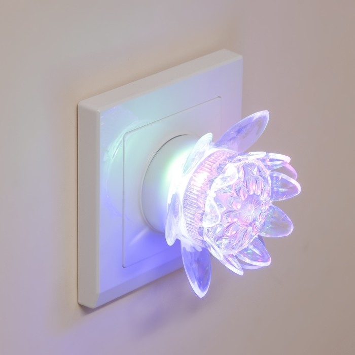 Ночник пластик Ночник пластик "Цветочек" 8х8х7,5 см RISALUX