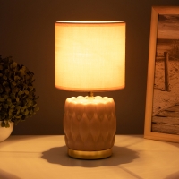 Лампа настольная "Бенита" 1х40Вт Е14 персиковый 15х15х30см Лампа настольная "Бенита" 1х40Вт Е14 персиковый 15х15х30см