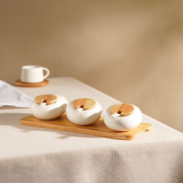 Набор банок фарфоровых с ложкой для сыпучих продуктов на подставке SL Home &laquo;Тренто&raquo;, 7 предметов: 3 банки 150 мл, подставка, 3 ложки