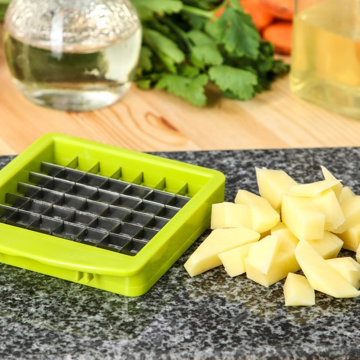 Овощерезка - шинковка со сменными насадками и контейнером Доляна, 6 насадок, 14&times;12,5&times;38,1 см, цвет белый, зелёный