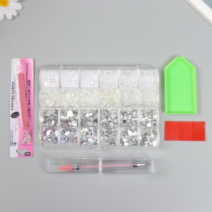 Набор для творчества Набор для творчества "Белый" набор 24 вида, инструмент, пинцет, подставка, мат 2,5х12х18 см