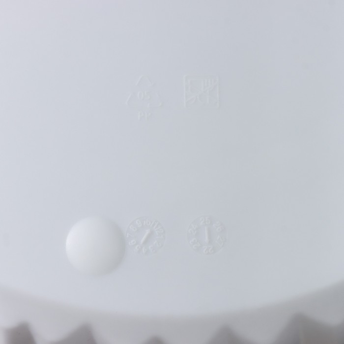 Кашпо для цветов со вставкой &laquo;Волна&raquo;, 4 л, d=20 см, h=17 см, цвет белый