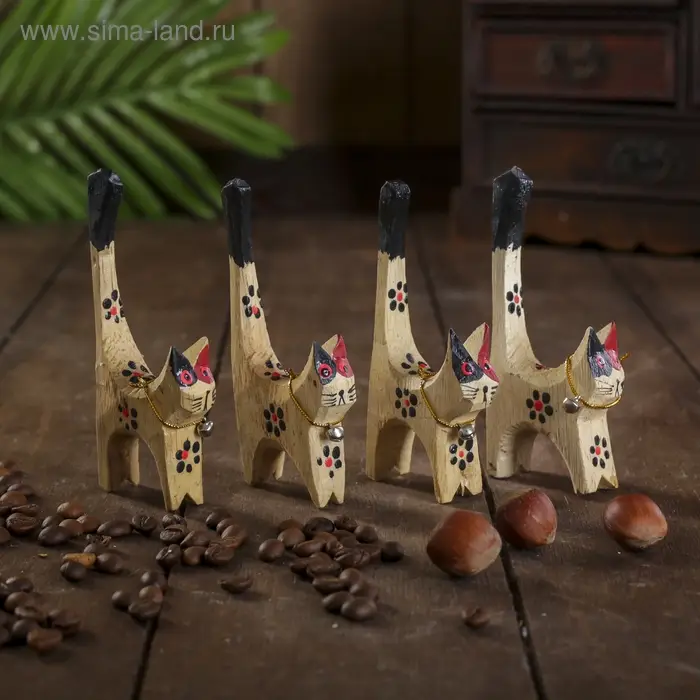 Сувенирный набор дерево "Кошечки в черный цветок под кольца" 7х5х10 см