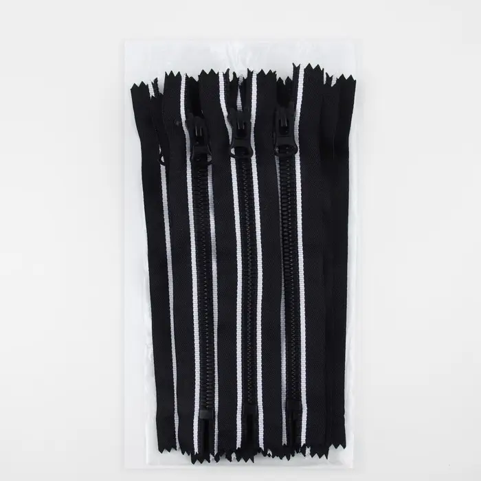 Молния &laquo;Трактор&raquo;, №8, неразъёмная, замок автомат, 18 см, чёрная, белая