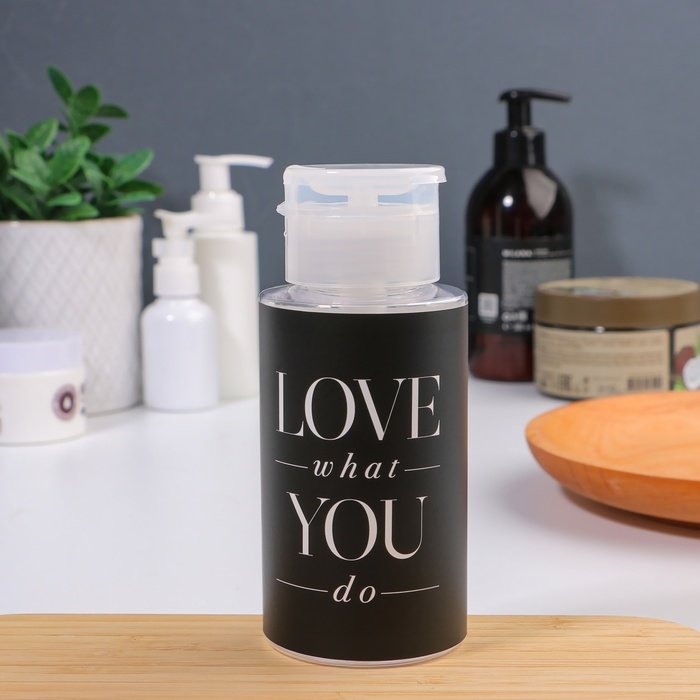 Флакон с помпой &laquo;Love what you do&raquo;, 200 мл, цвет чёрный/белый