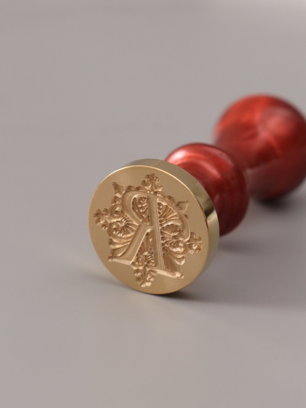 Печать для сургуча с пластиковой ручкой "Буква R на вензеле" 2,5х2,5х6,5 см