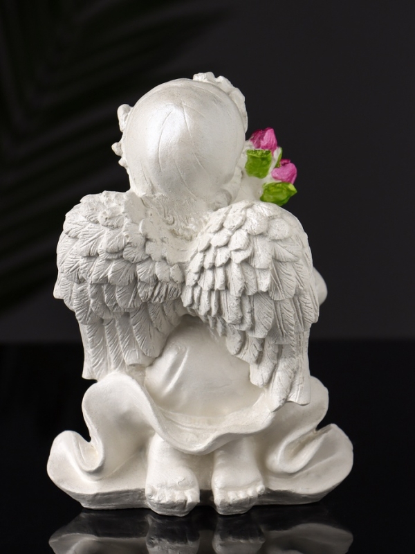 Фигура "Ангел с букетиком" 15х8х9 см, цвет перламутр
