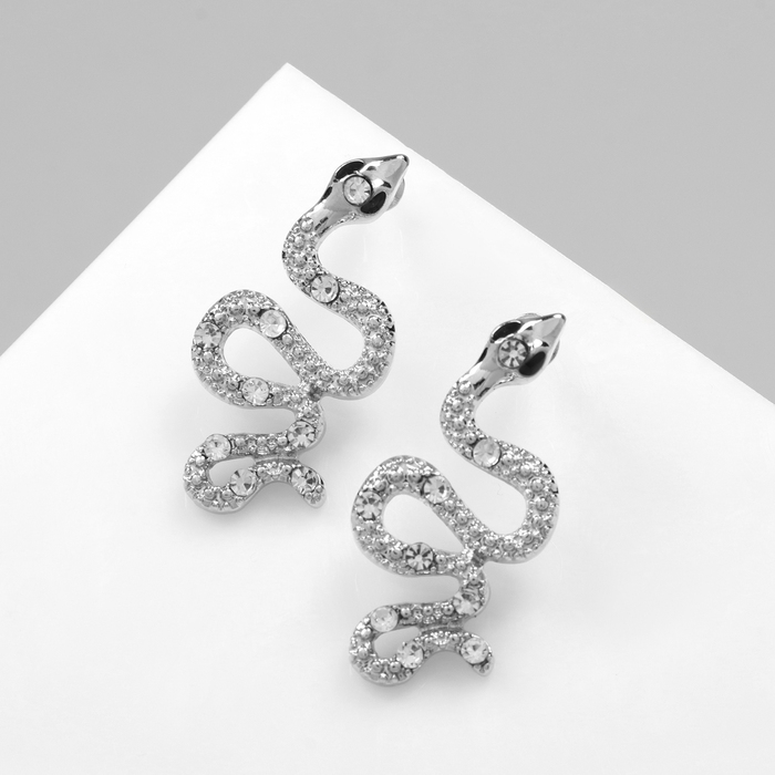 Новый год! Символ года 2025! Серьги со стразами &laquo;Змейка&raquo; эстетика, цвет белый в серебре
