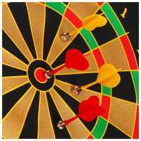 Дартс ONLYTOP, магнитное полотно диаметром 50 см, 6 дротиков Дартс ONLYTOP, магнитное полотно диаметром 50 см, 6 дротиков