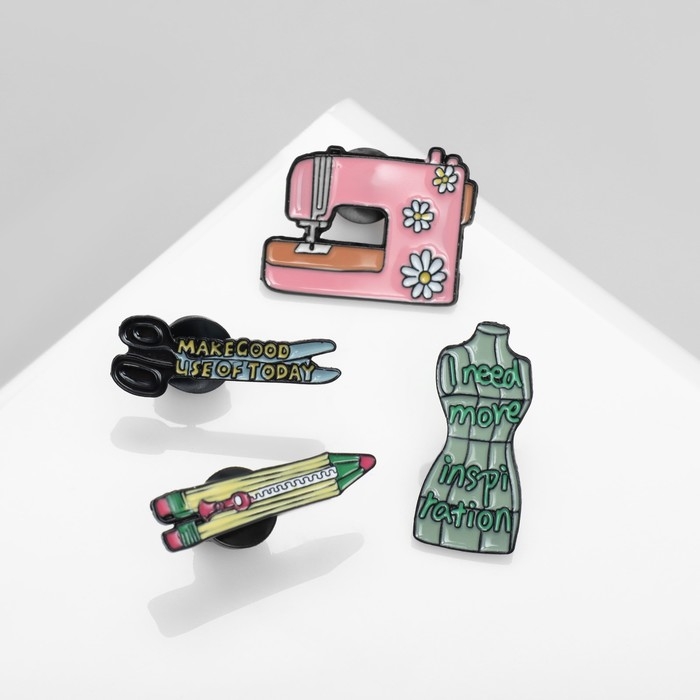 Набор значков (4 шт.) «Швея», цветной в чёрном металле Набор значков (4 шт.) «Швея», цветной в чёрном металле