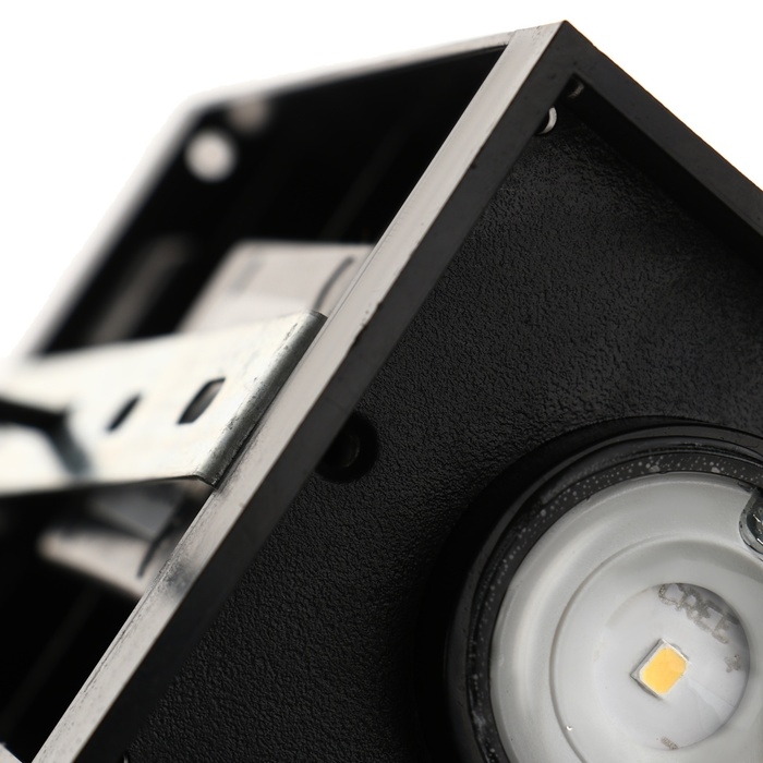 Светильник фасадный &laquo;Лампа&raquo;, FSD-061, 8 Вт, 3000К, IP65, 220 В, пластик, черный